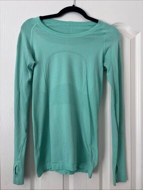 LULULEMON Long-Sleeve Top in Mint Green